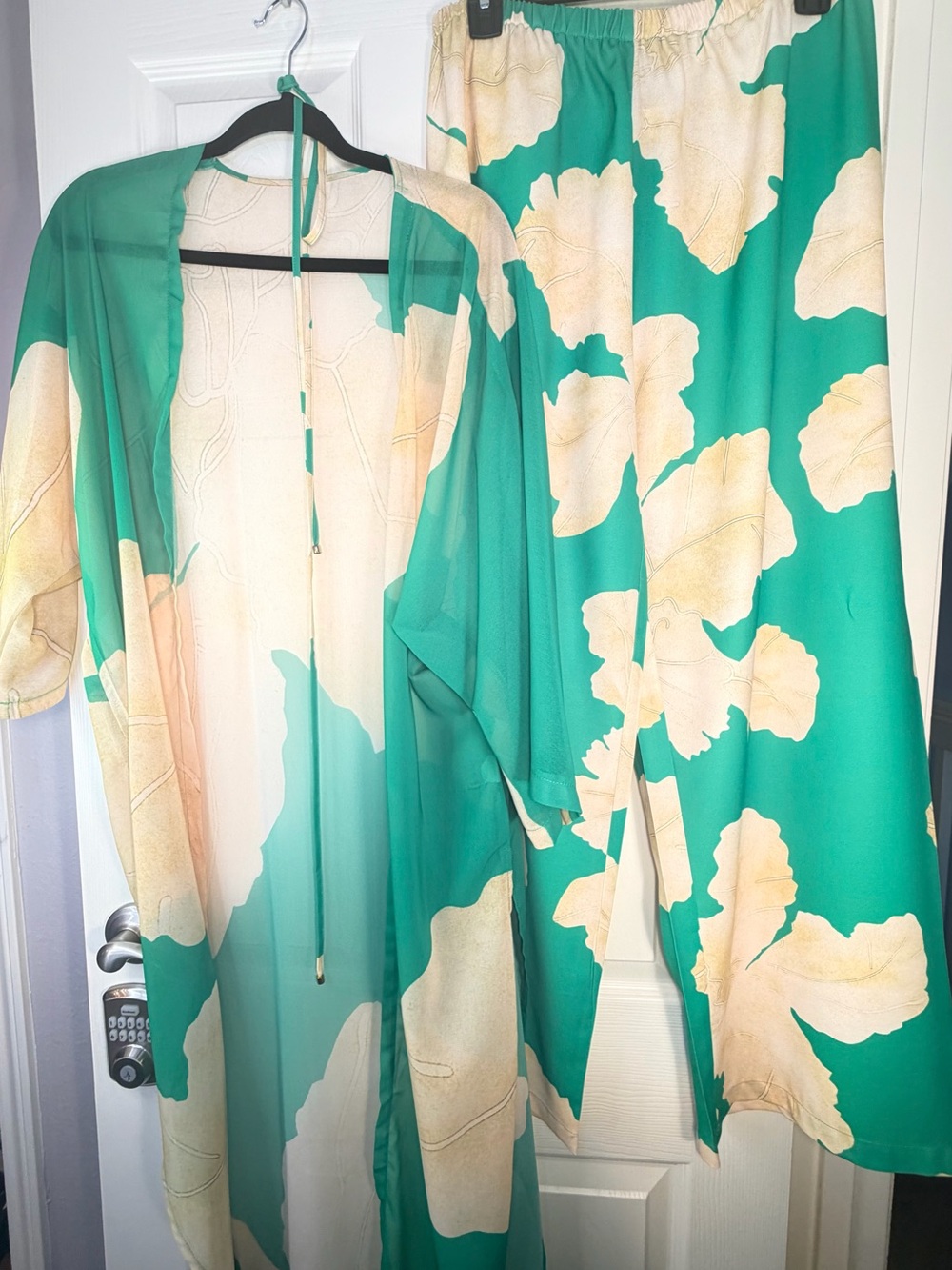 SHEIN Green and Cream Floral Kimono Set